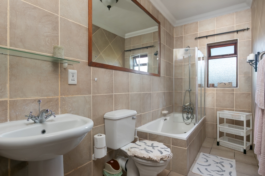 4 Bedroom Property for Sale in Cola Beach Western Cape